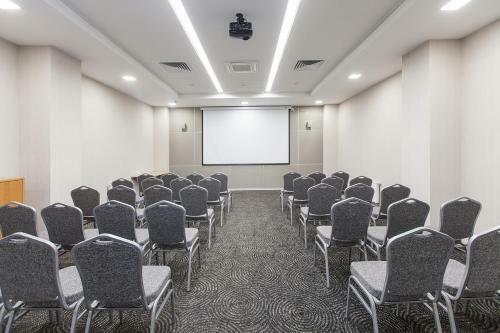 Amaks Congress Hotel