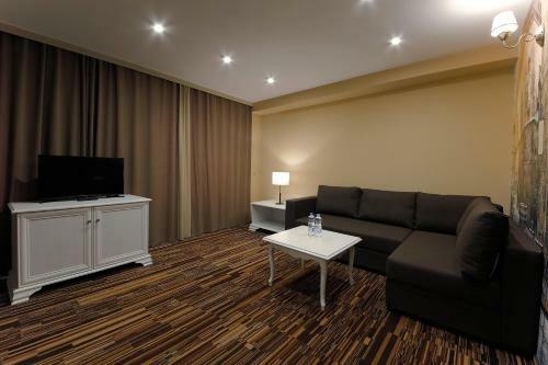 Aragon Hotel