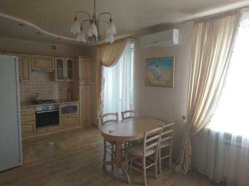 Apartment On Kommunisticheskaia 87