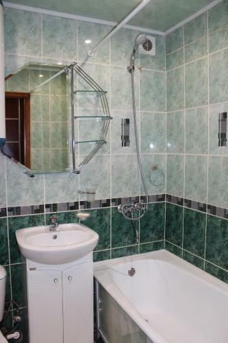 Apartment Moi Dom Matrosova 6