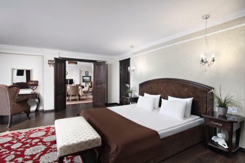 Continent Hotel