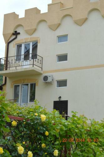 Hostal Guest House Chetyre Lilii
