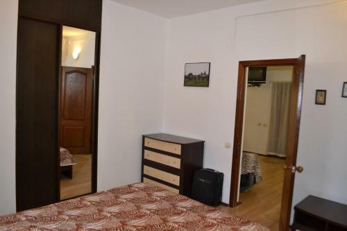 Hostal Cruise Guesthouse