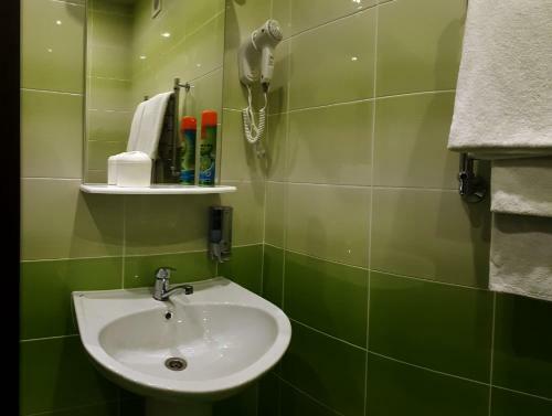 Hostal Guest House 12 Months