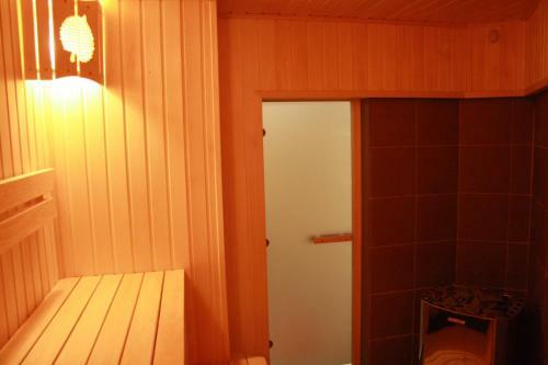 Hostal Residence On Komsomolskoy