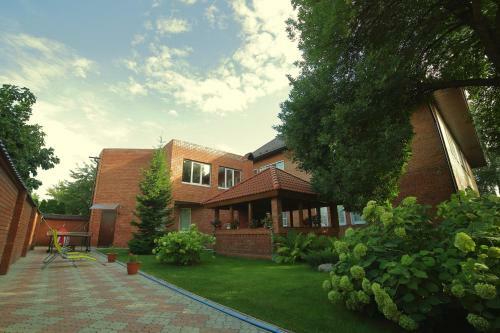 Hostal Residence On Komsomolskoy