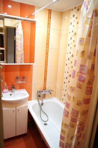 Apartment On Leyteyzena 1/4