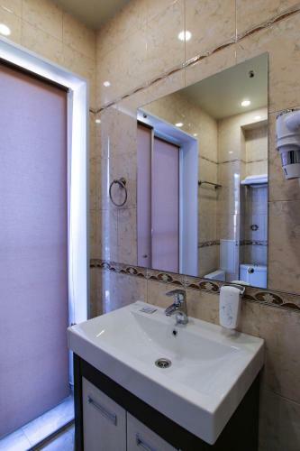 Regatta Hotel