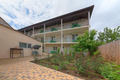 Hostal Guest House Orhideya
