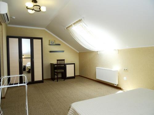 Hostal August Guest House