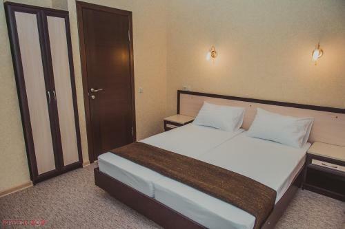 Hostal August Guest House