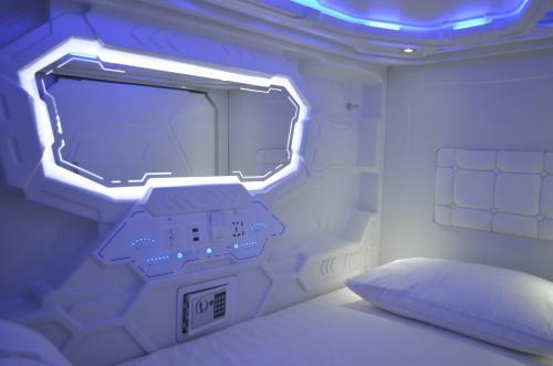 Capsule Hotel Zodiac