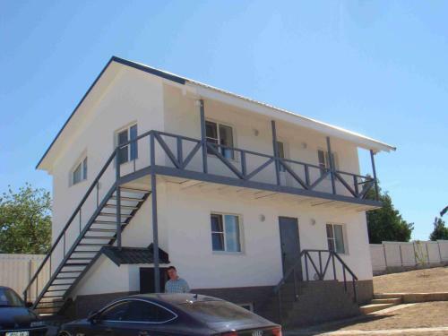 Hostal Holiday Home N2 Ruza Village