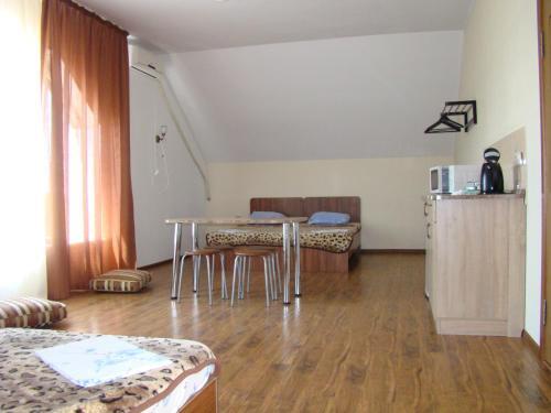 Hostal Guest House On Shmidta 147