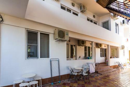 Hostal Zhasmin Guest House