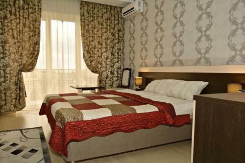 Hostal Loo De Luxe On Dekabristov Street