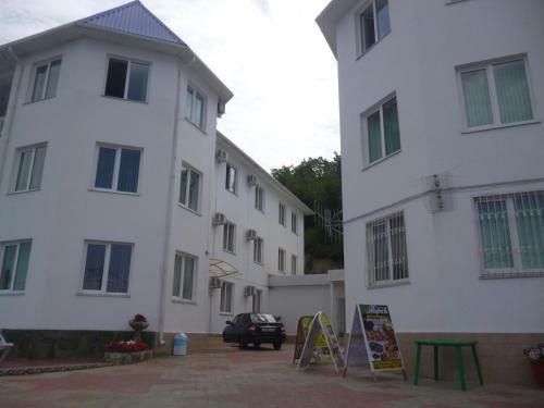 Hostal Guest House Nash Dom