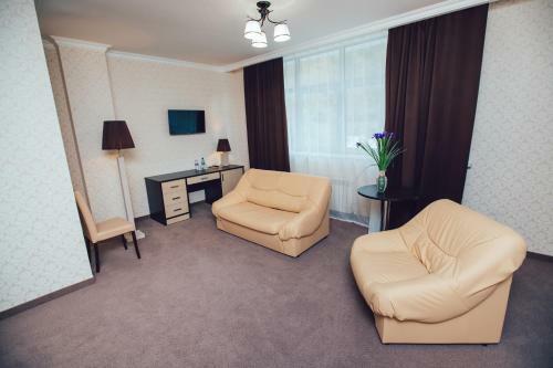 Lastochka Hotel