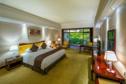 Heshan Phoenix Hotel