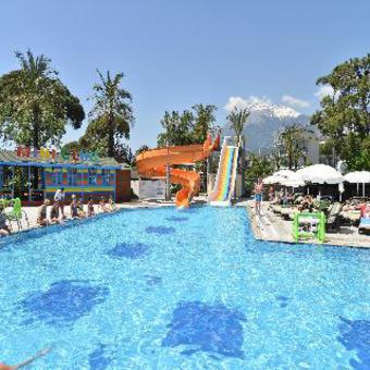 Novia Lucida Beach Hotel