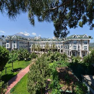 Novia Lucida Beach Hotel