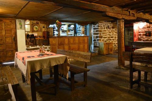 Hostal The Old House Guest House