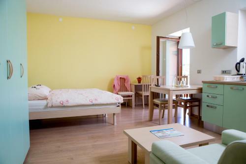 Zoi Apartments