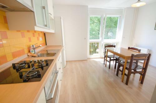 Apartment Near The Train Station