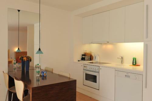 Apartment Bor Tour As