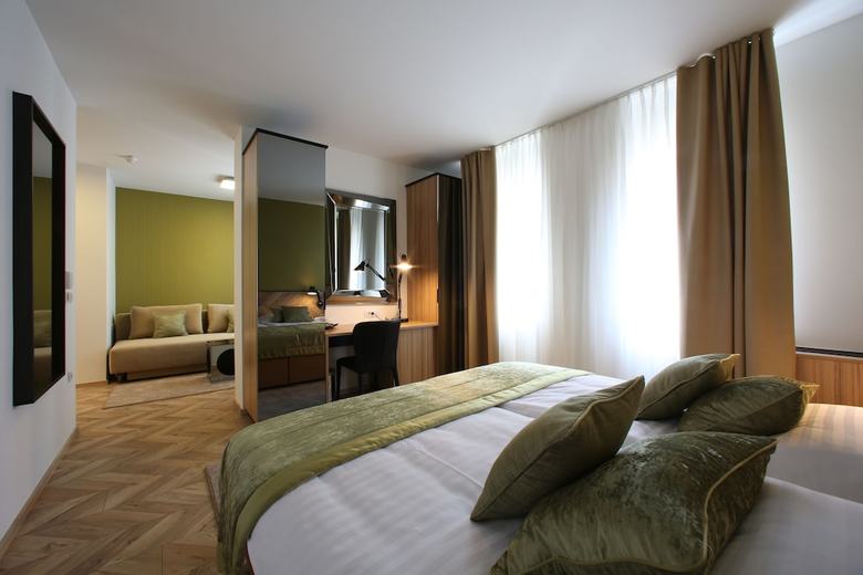 Urban Hotel
