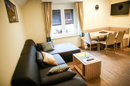 Hostal Guest House Vila Moj Mir