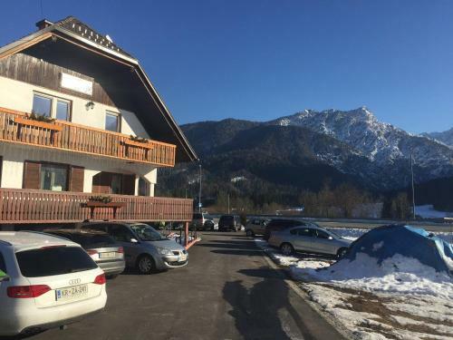 Hostal Gosti??e Uh- Planica