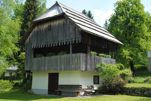 Apartamento Pension "das Tr�gern"