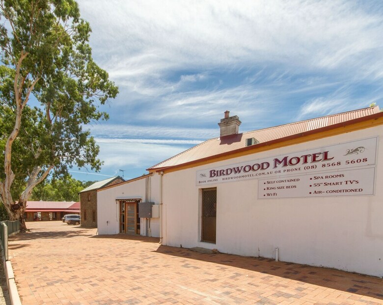 Birdwood Motel