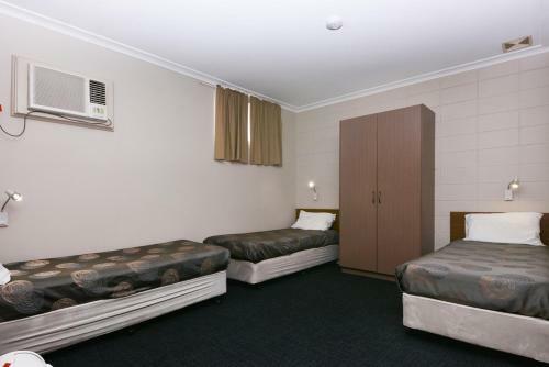 Motel Poinsettia