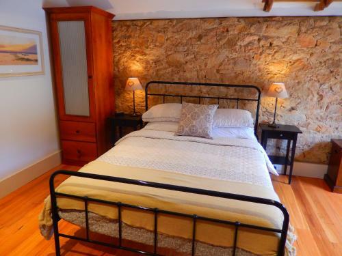 Bed & Breakfast Morialta Barns