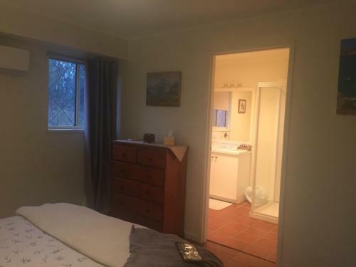 Hostal Oaktree Guest House