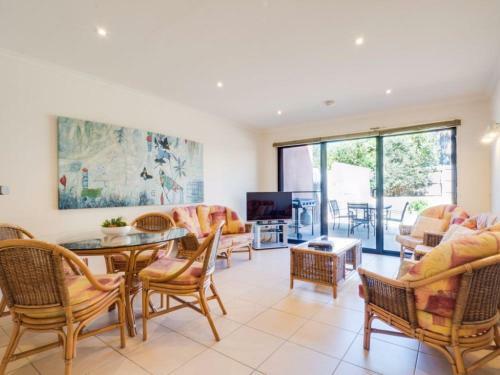 Fischer Torquay By Gold Star Stays