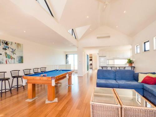 Fischer Torquay By Gold Star Stays