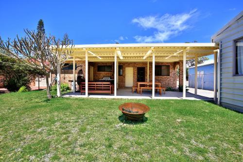 Maria's Beach House - Pet Friendly