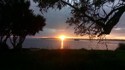 Beautiful, Peaceful Estuary Views, Five Star Quantity