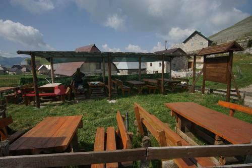 Hostal Guesthouse Letnja Basta