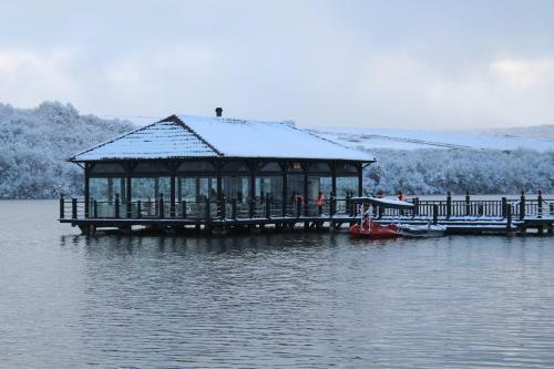 Sakit Gol - Silent Lake Hotel