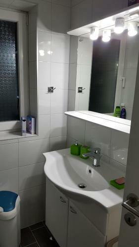 Green Garden Apartment