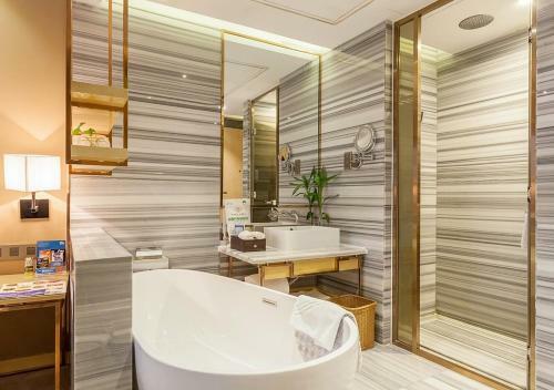 Fuqing Golden Eagle Days Hotel