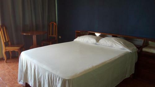 Hotel Cabinas El Tropico