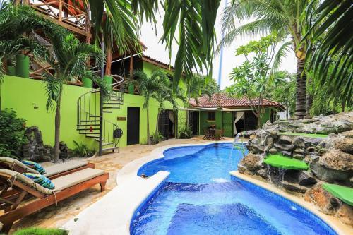 Casa Colibri, Very Unique 3 Bedroom, 3 Bath, Private Pool & More! Beach Walk