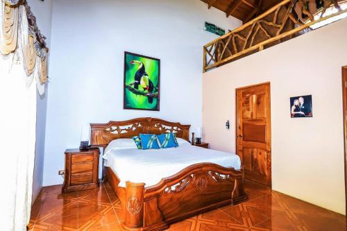 Casa Colibri, Very Unique 3 Bedroom, 3 Bath, Private Pool & More! Beach Walk