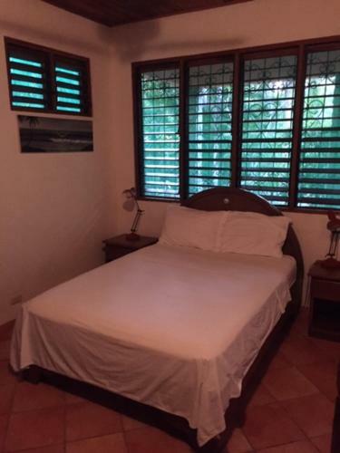 Hotel Mal Pais Surf Camp