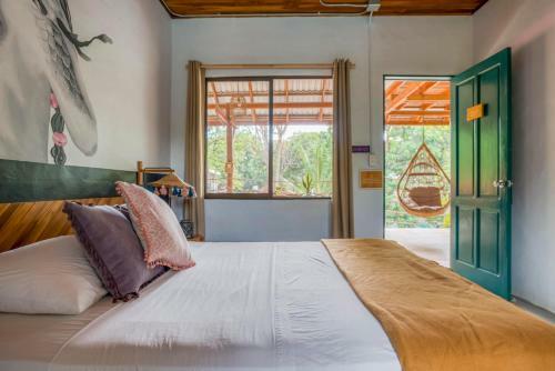 Hotel Selina Santa Teresa South